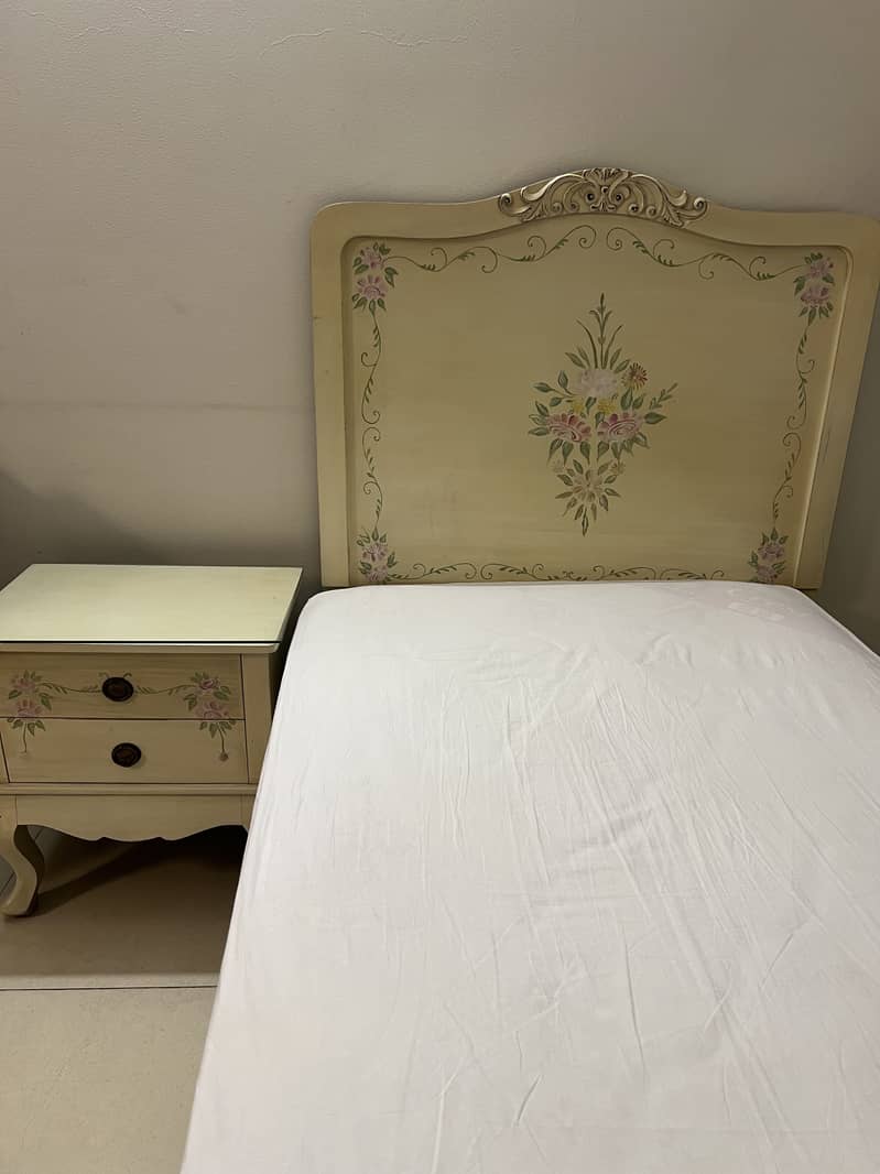 Hand painted Bed set (single) 1