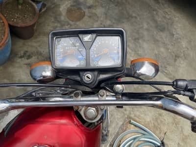 Honda CG 125 2021 red colour