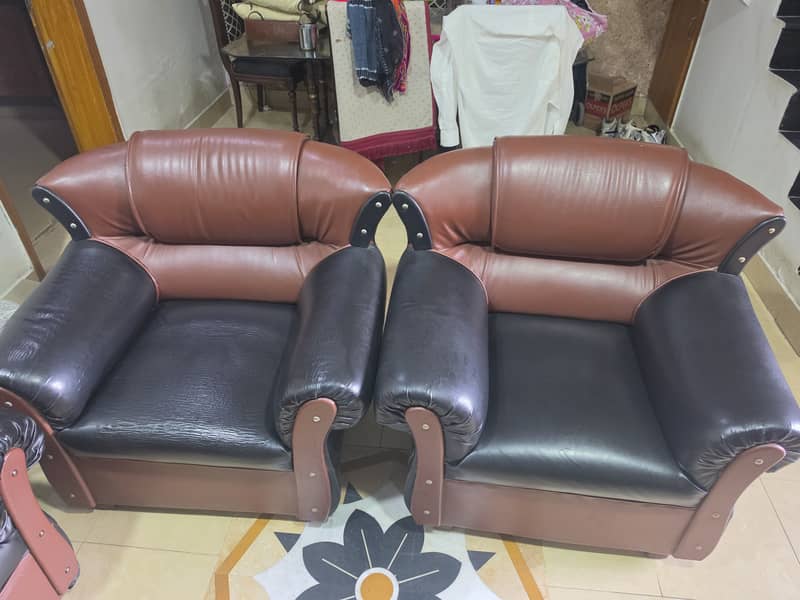 Good condition sofa 7 seter 1