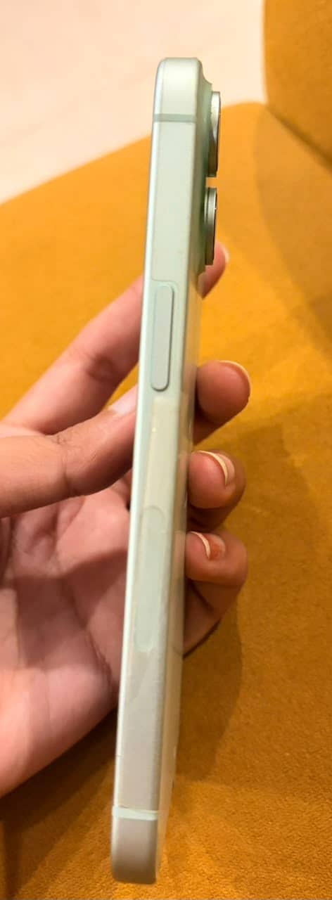 Apple iPhone 15 2