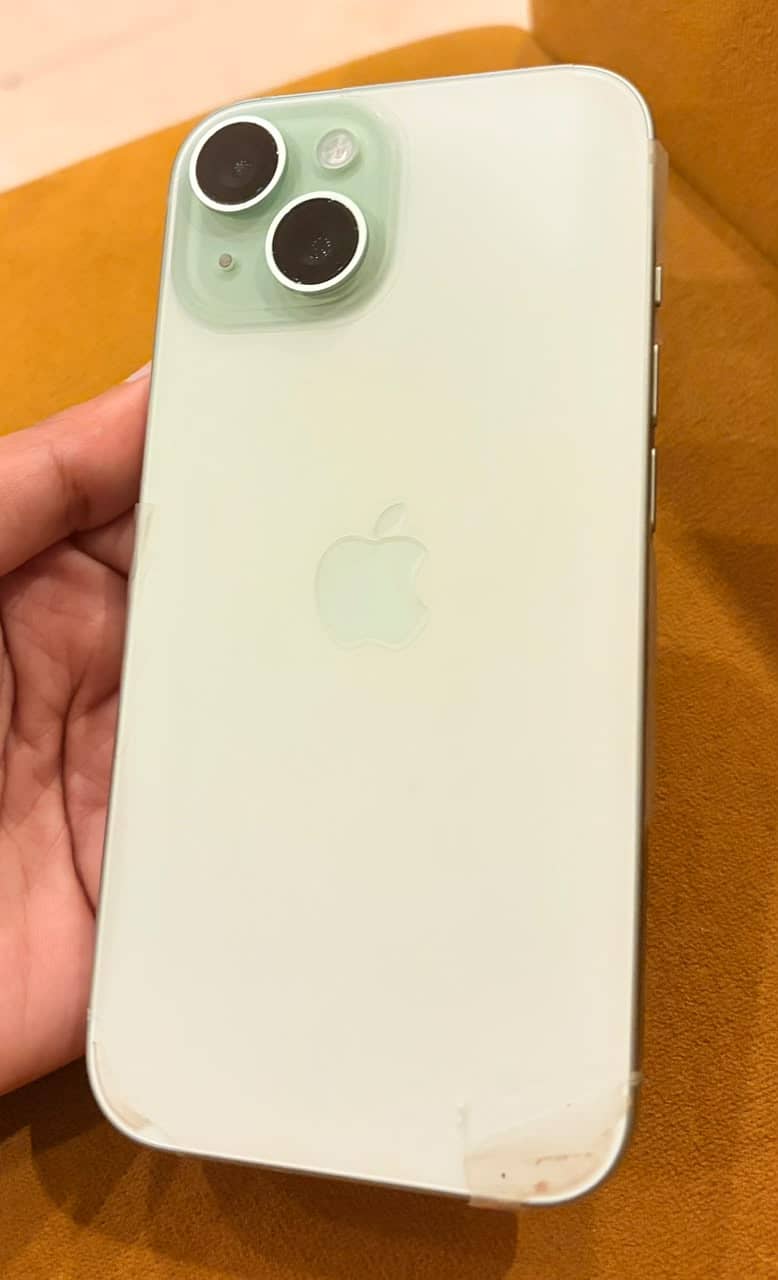 Apple iPhone 15 5