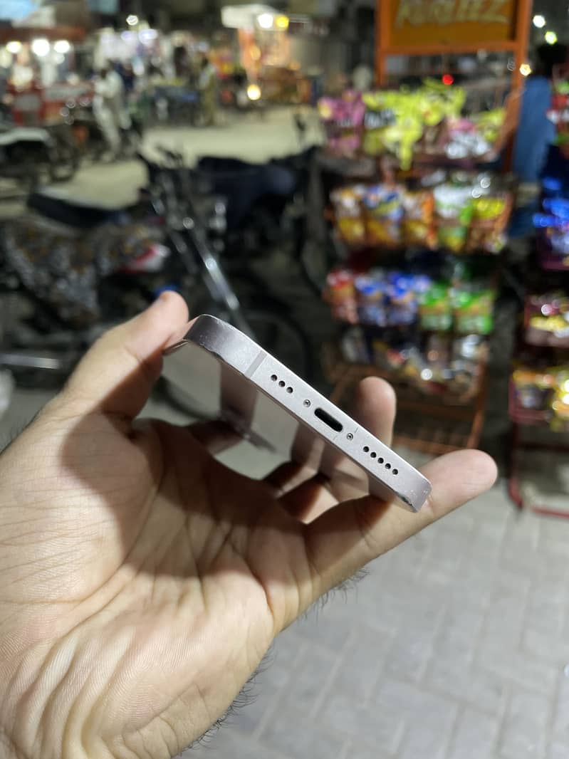 Apple iPhone 13 1