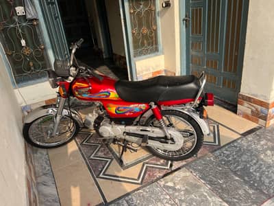 bike bhot acha hai koi Kisi kisam ka kam niy hony wala