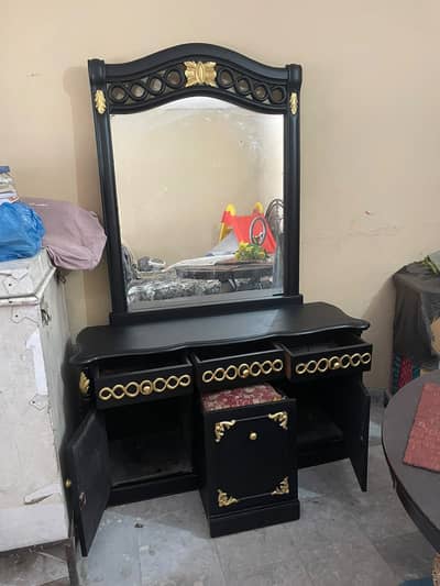Wooden dressing table
