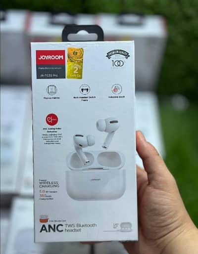 white Noise - Canceling Bluetooth Earbuds with long Battery Life