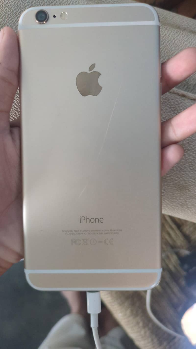 Apple iPhone 6 Plus 1
