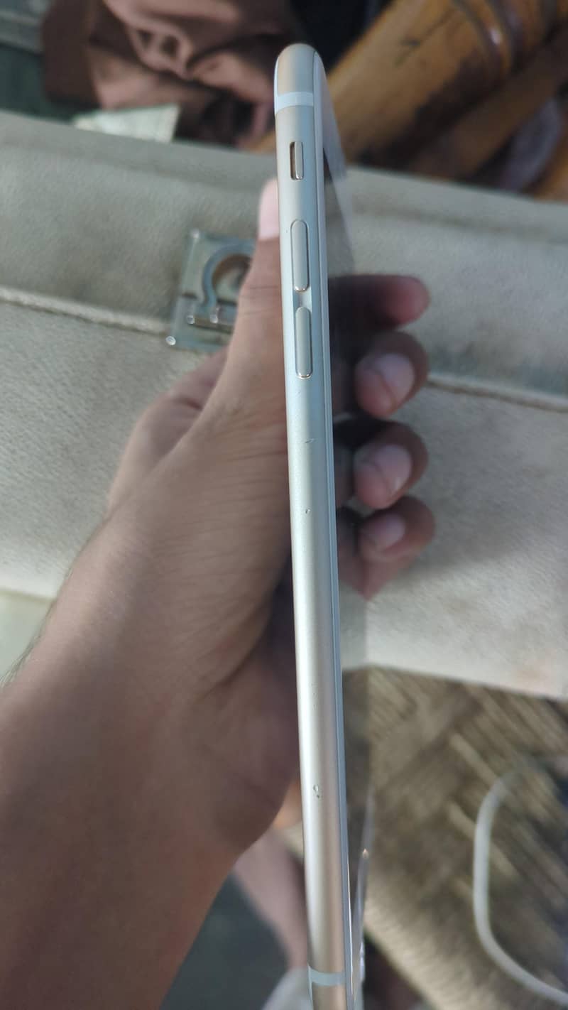 Apple iPhone 6 Plus 3