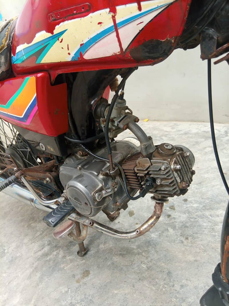CD 70 2012 model 4