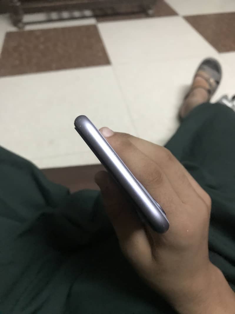 Apple iPhone 11 5