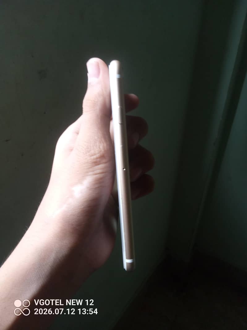 Apple iPhone 6S 3