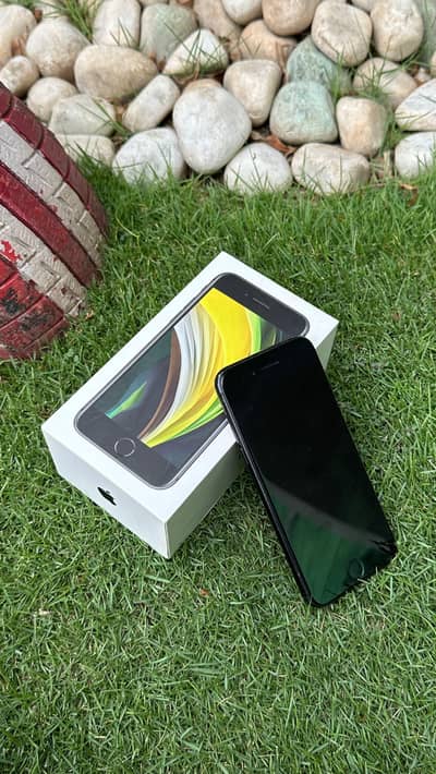 Apple iPhone SE