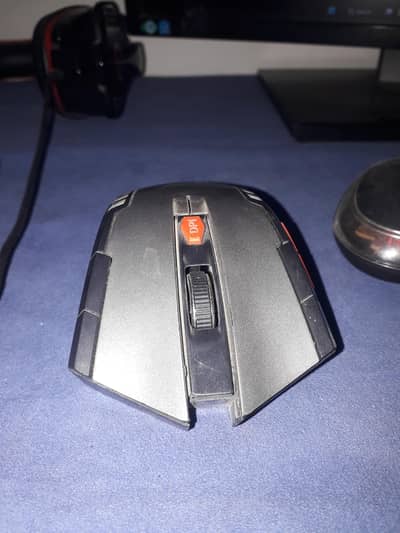 wireless gaming mouse with dpi and side buttons
