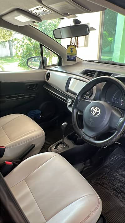 Toyota Vitz 2015