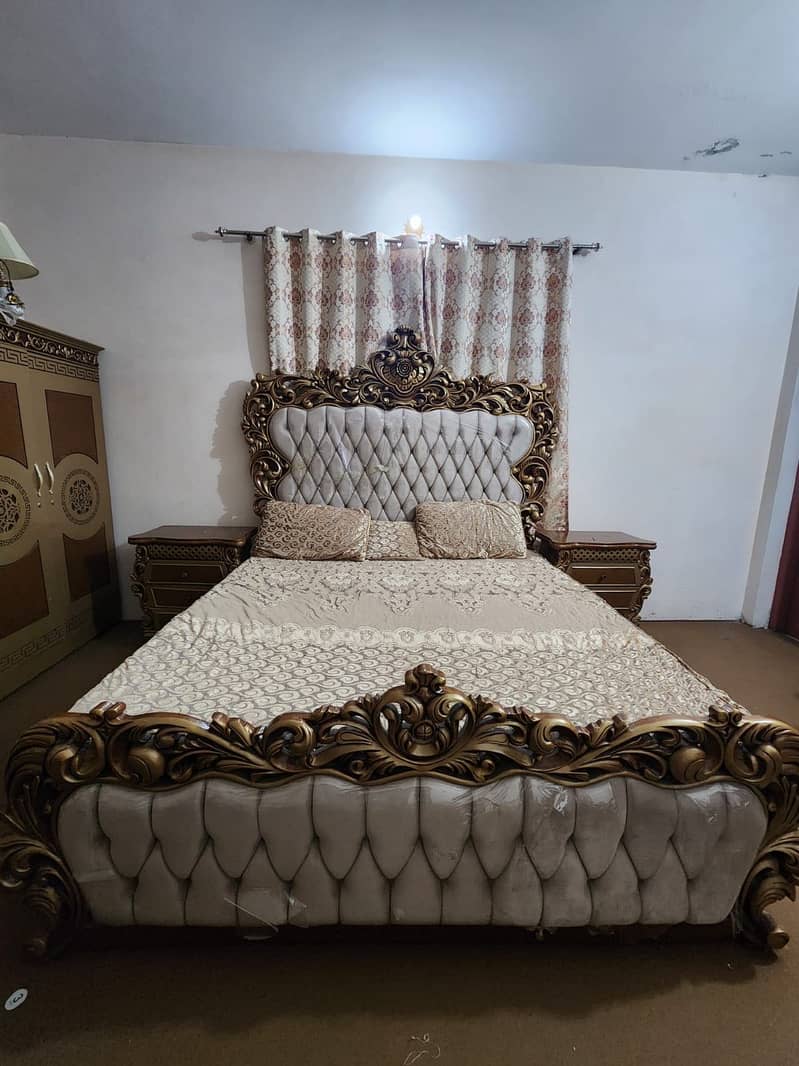 Bedset with side tables 0