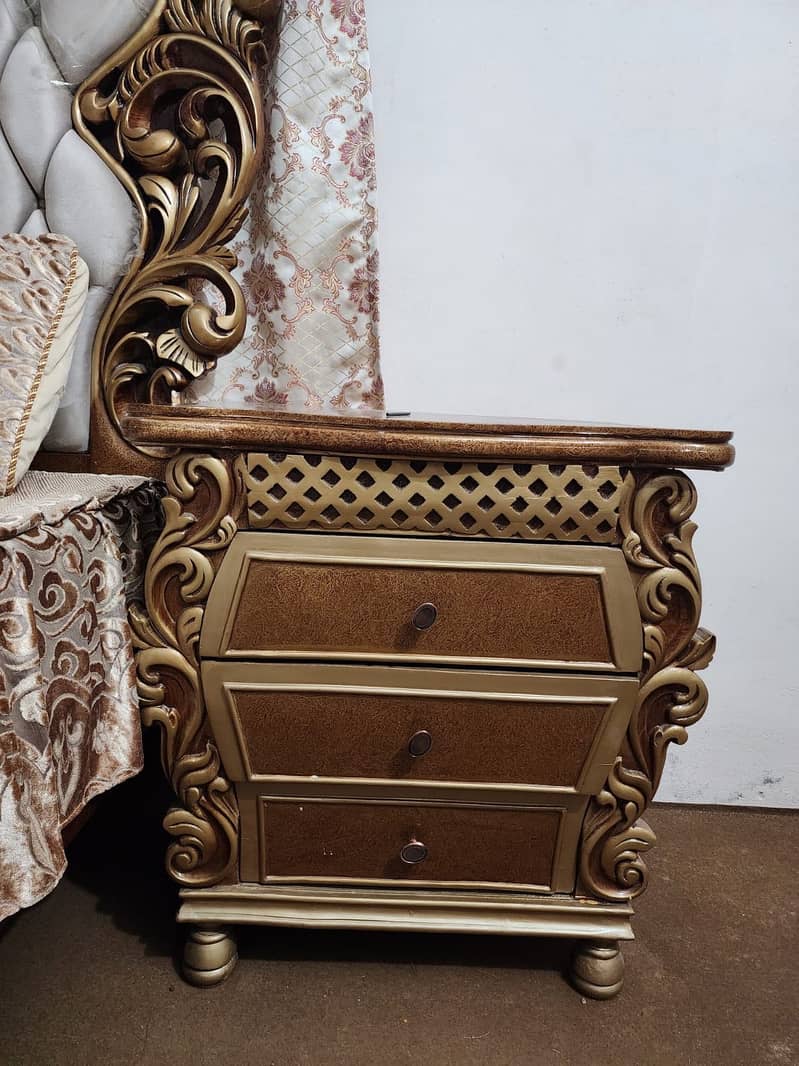 Bedset with side tables 1