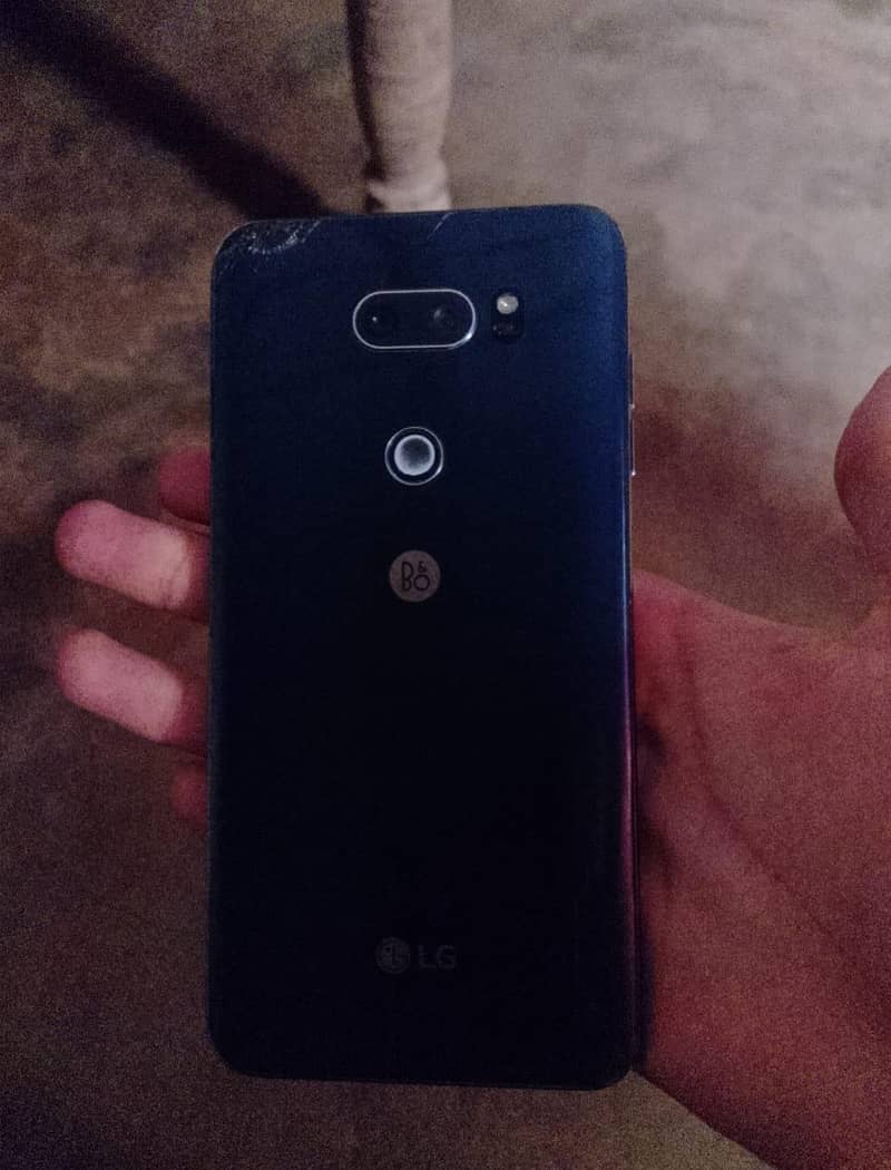 LG V30 Plus 1