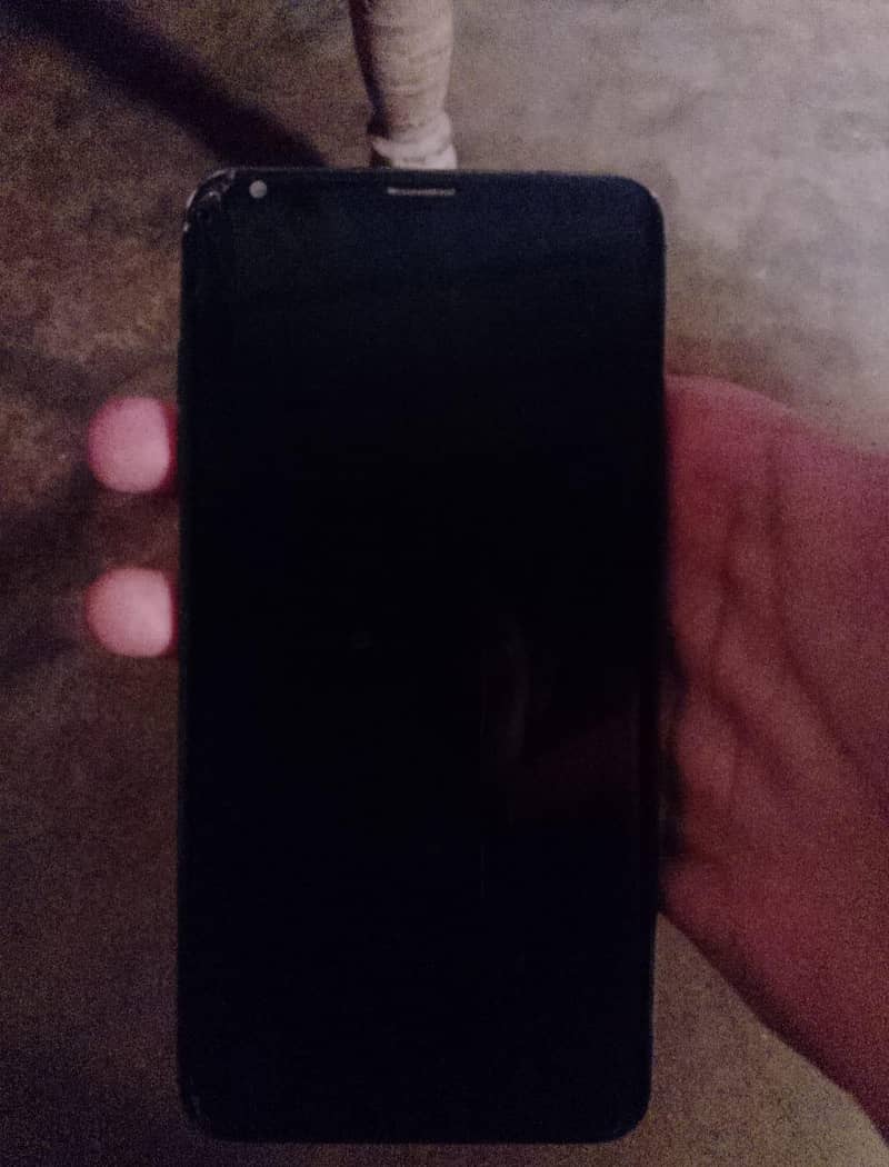 LG V30 Plus 2