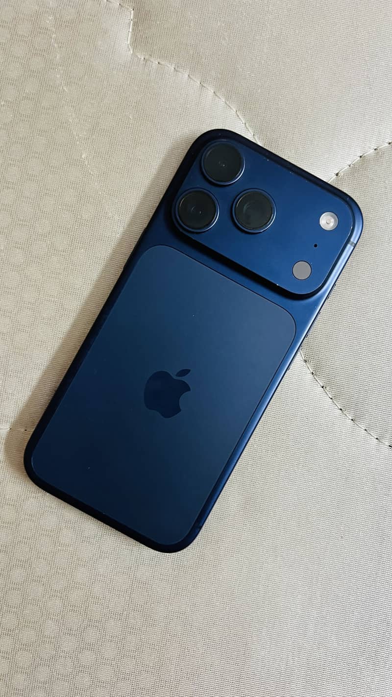 Apple iPhone 17 Pro 0