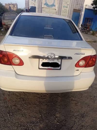 Toyota Corolla SE saloon