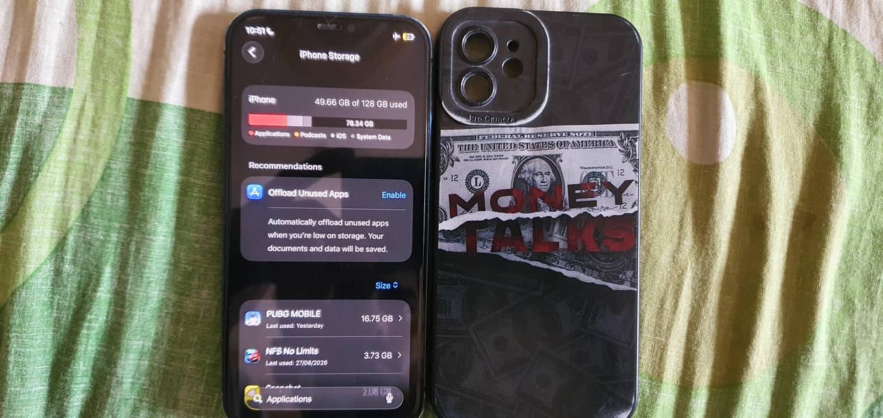 Apple iPhone 12 4