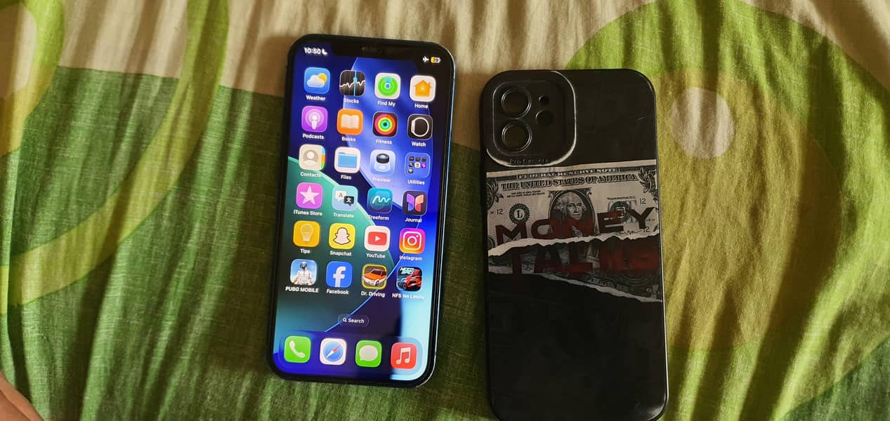 Apple iPhone 12 6