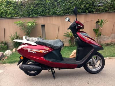 United Scooty 100 CC petrol 2024 end model 2025 shape 2500 km driven