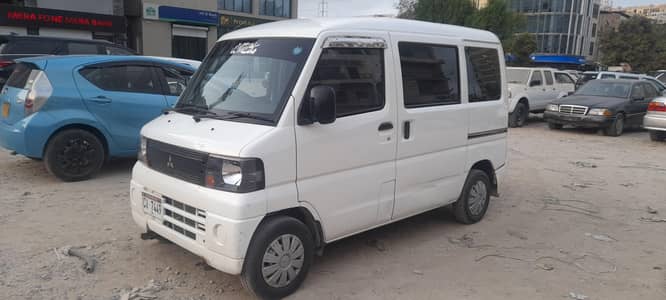 Mitsubishi Minicab Bravo 2011