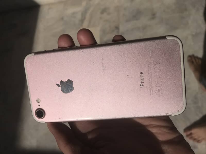 Apple iPhone 7 2