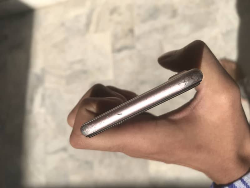 Apple iPhone 7 4