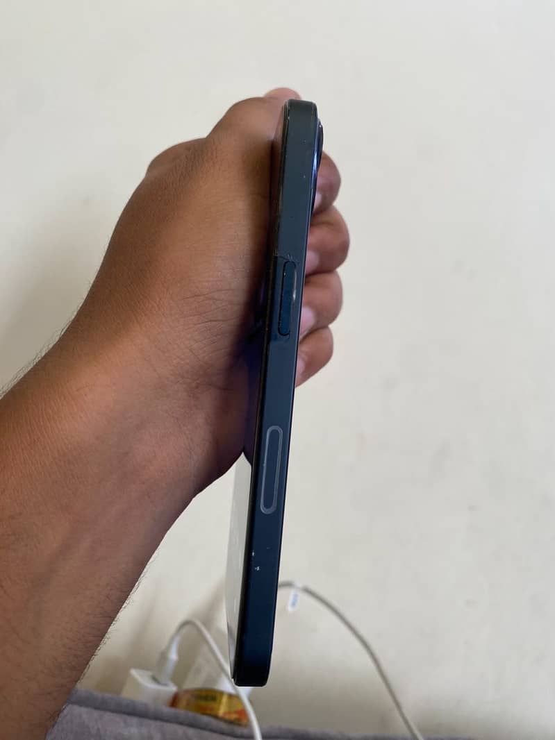 Iphone 13 4