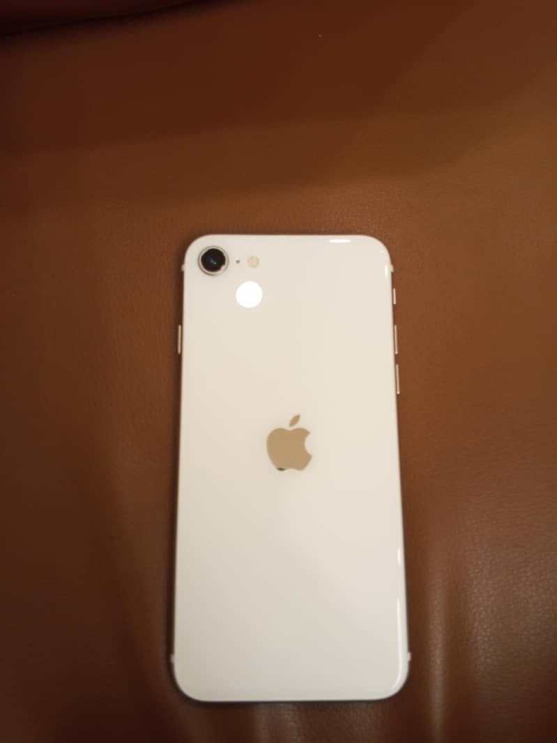 Apple iPhone SE 22 second generation 0