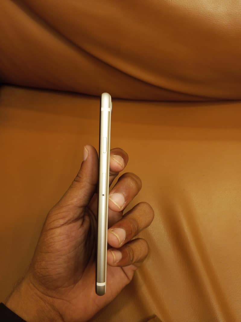 Apple iPhone SE 22 second generation 2