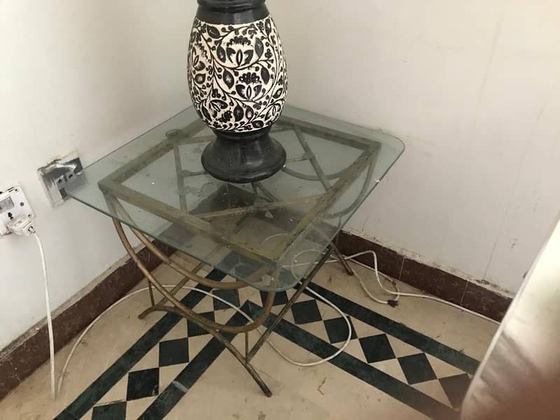 2 small table 1 large table 0