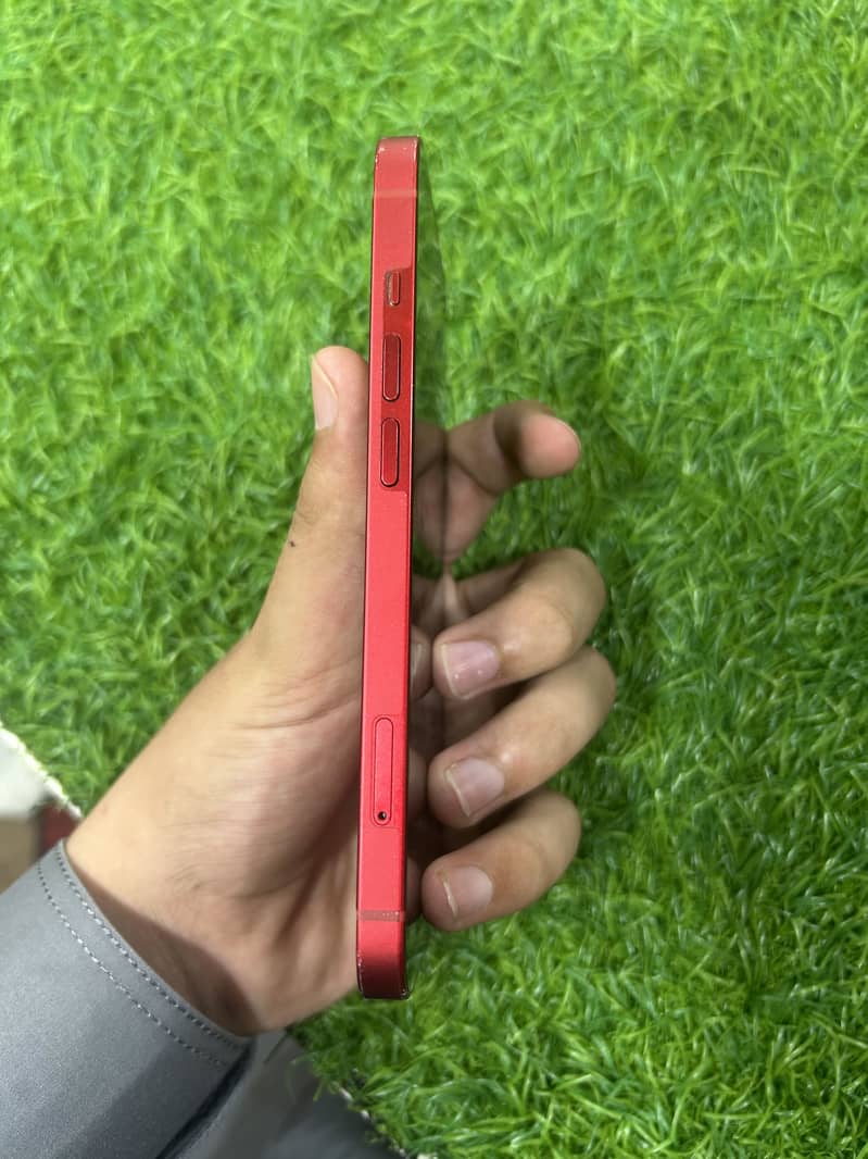 Apple iPhone 13 2