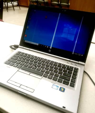 Hp 8460 i5 2nd 4gb 250gb (Lines on Screen)