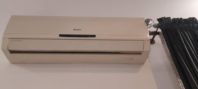 GREE 1.5 TON AC IN FULL NEW CONDITION 10/10 CONDITION