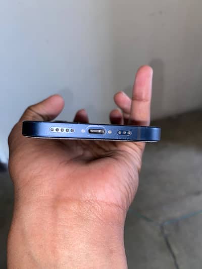 Apple iPhone 12