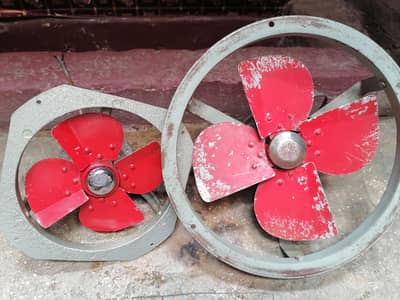2 Exhaust Fans