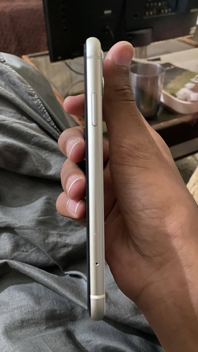 Apple iPhone 11 5
