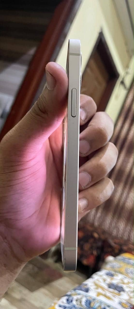 Apple iPhone 12 7