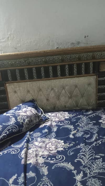 pure lakri full vip urgent sale only bed no matras