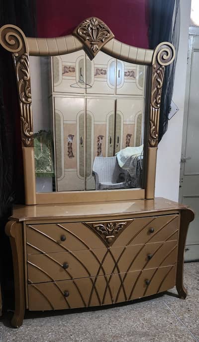Big Size Dressing Table For Sale. 30000