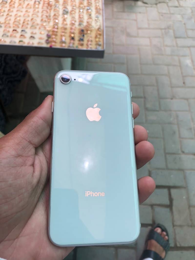 Apple iPhone 8 0