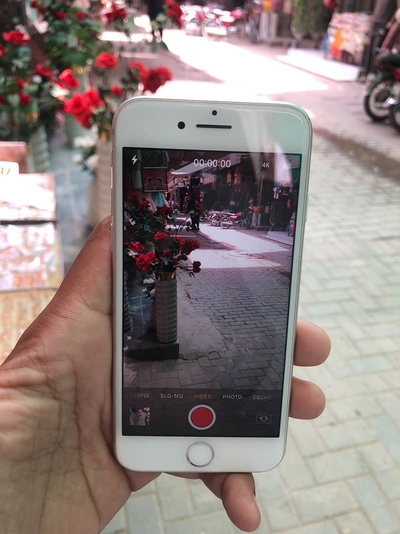 Apple iPhone 8 1