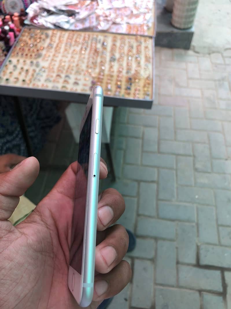 Apple iPhone 8 2