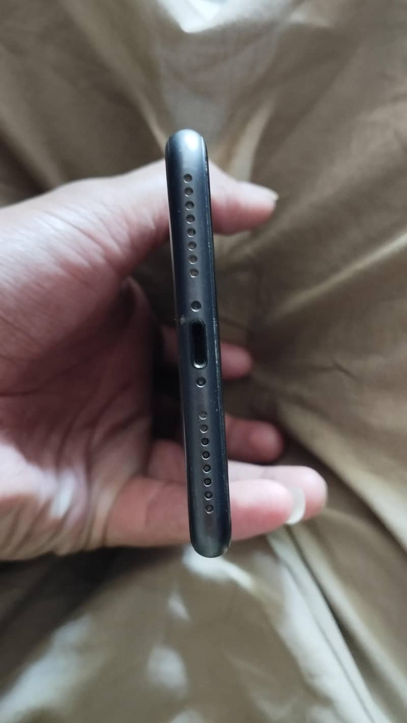 Apple iPhone 8 Plus 1