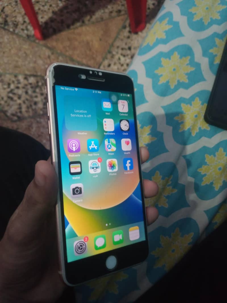 Apple iPhone 8 Plus 1