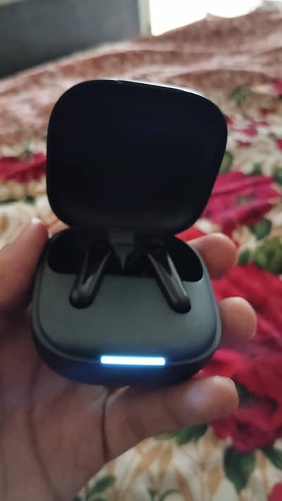 Soundcore r60i nc brand new