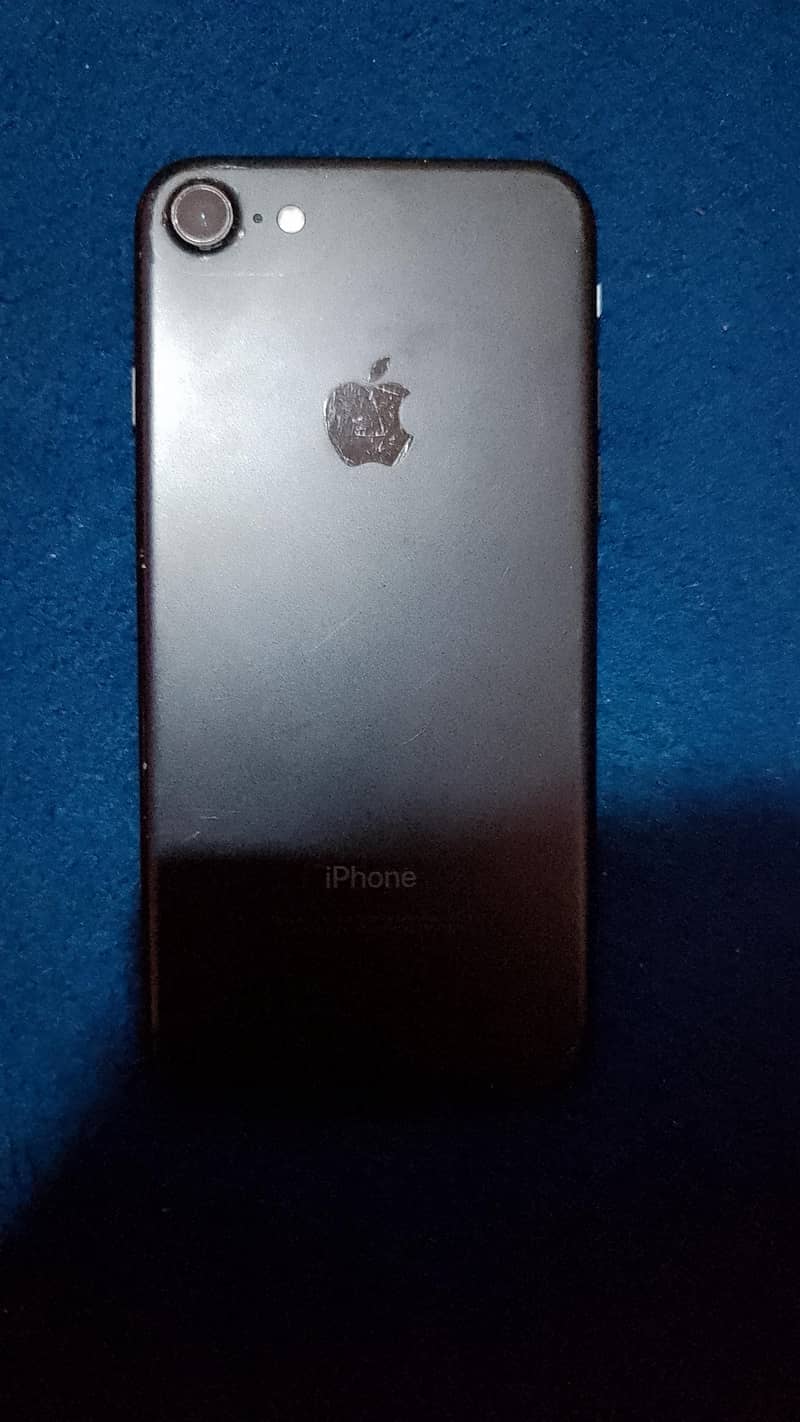Apple iPhone 7 1