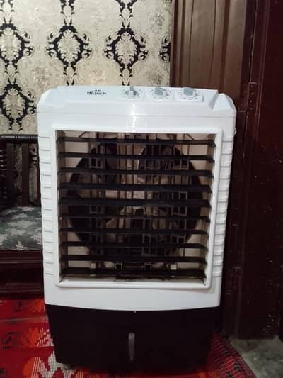 Cooler 1 month used only/ New condition
